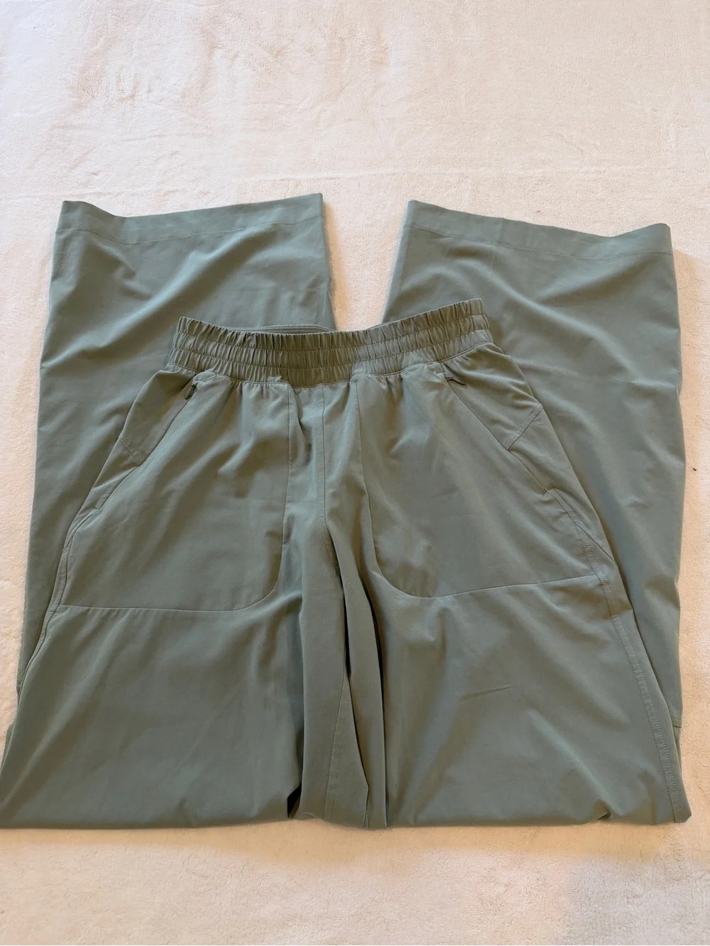 Lululemon Swift Mid-Rise Wide Leg Pant